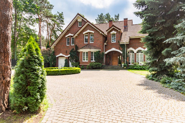 Reasons to Select Us for Your Driveway Paving Requirements in Des Plaines, IL